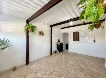 Casa · 50m² · 2 Quartos · 1 Vaga · Casa à venda no Boqueirão, Praia Grande – 2 quartos e quintal