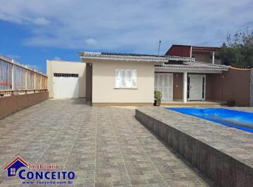 Casa · 145m² · 4 Quartos · 1 Vaga · C449 - Excelente residência localizada a apenas 30 metros do mar