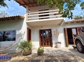 Casa · 164m² · 3 Quartos · 1 Vaga · C10 - Excelente imóvel composto de 03 dormitórios no Balneário Presidente