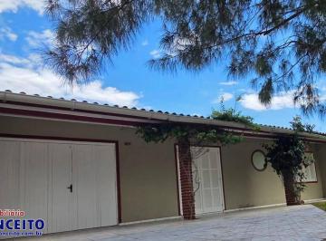 Casa · 121m² · 3 Quartos · 1 Vaga · C609 - Ótima residência composta de 03 dormitórios no Balneário Marisul