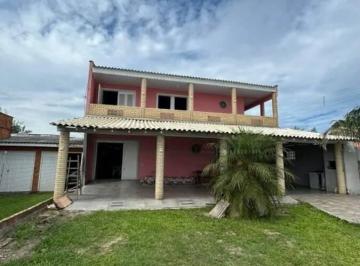 Casa · 137m² · 3 Quartos · 1 Vaga · C229 - Ótima residência de esquina a apenas 200 metros do mar
