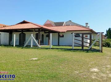 Casa · 117m² · 6 Quartos · 1 Vaga · C1032 - Excelente imóvel com 06 dormitórios localizado a 60m do mar