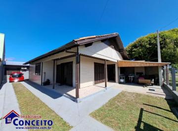 Casa · 100m² · 4 Quartos · C161 - Excelente residência com anexo localizada a apenas 180 metros do mar