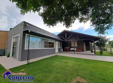 Casa · 150m² · 3 Quartos · C26 - Excelente residência de esquina com 03 dormitórios