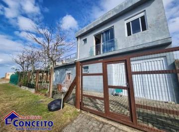 Casa · 76m² · 5 Quartos · 1 Vaga · C212 - Excelente imóvel com 05 dormitórios localizado a apenas 75 m do mar