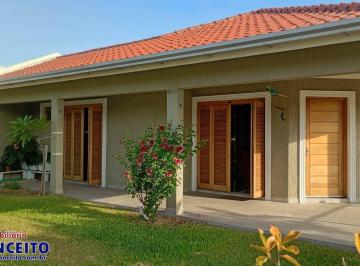 Casa · 270m² · 3 Quartos · 1 Vaga · C1082 - Excelente residência composta de 03 dormitórios em Nova Tramandaí