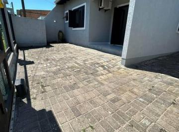Casa · 145m² · 3 Quartos · 1 Vaga · C220 - Ótima residência com 03 dormitórios em região de moradores