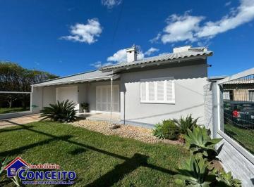 Casa · 147m² · 3 Quartos · 1 Vaga · C90 - Excelente residência com 03 dormitórios a apenas 250 metros do mar