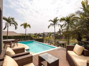 c9c591229b373ca85f4134a90c10cb7f25d257aa · Viva o Equilíbrio Perfeito entre Conforto e Natureza – Sobrado no Jardim Vila Paradiso com Vista par