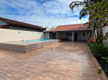 Casa de 2 quartos, Itanhaém · Casa em Itanhaém com quintal e piscina lado praia bem localizada
