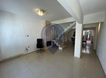 Foto 01 · Casa à locação no Cambuci, São Paulo-SP: 3 quartos, 1 suíte, 3 salas, 2 banheiros, 1 vaga de garagem