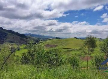 Rural · 60000m² · 3 Quartos · 2 Vagas · Sítio com Riacho, Duas Casas e 6,0 Hectares na Serra da Mantiqueira