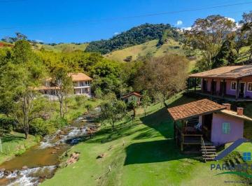 Casa · 300m² · 3 Quartos · Casa de Luxo à Venda em Sapucaí-Mirim | Beira-Rio com Cachoeira