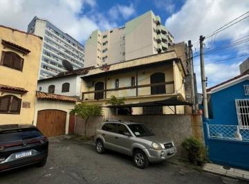 Foto 01 · Imperdível oportunidade de casa à venda no Centro de Nova Iguaçu-RJ: 2 quartos, 1 suíte, 2 salas, 1
