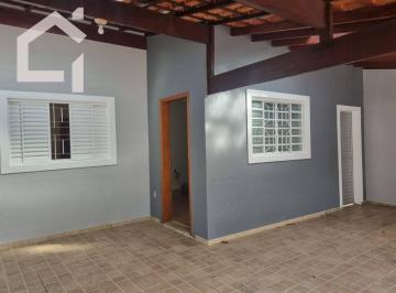 Casa · 200m² · 3 Quartos · 2 Vagas · OPORTUNIDADE!