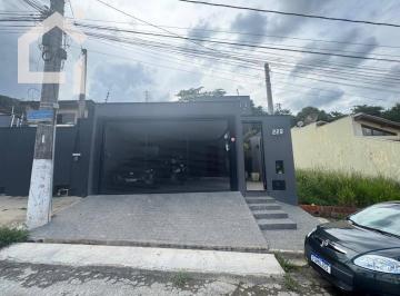 Casa · 200m² · 2 Quartos · IMPECÁVEL
