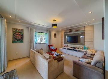 Apartamento de 3 quartos, Vicente Pires · Casa térrea com piscina Rua 10 Vicente Pires