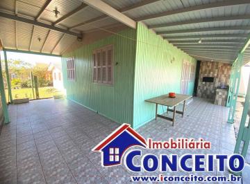 Casa de 3 quartos, Imbé · C285 - Residência de esquina com 02 kitnets em ótima localização