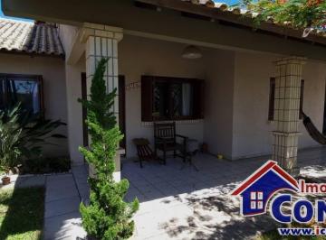 Casa · 150m² · 3 Quartos · 2 Vagas · C1007 - Excelente imóvel em ótima localização no Centro de Imbé