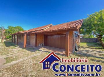 Casa · 141m² · 3 Quartos · 2 Vagas · C301 - Ótima residência de esquina em excelente localização