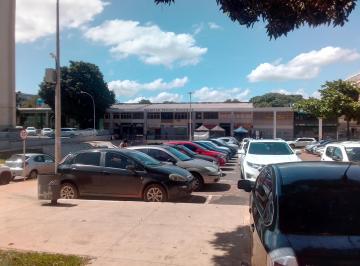 Comercial , Brasília · Vendo sala 23m2 reformada/Setor Comercial Sul, banh, s/garagem. Aceita Financtº.