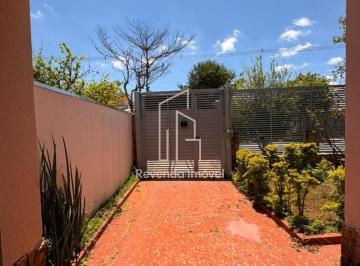 Casa · 126m² · 2 Quartos · 4 Vagas · Imperdível casa à venda em São Paulo-SP, na Vila Madalena: 2 quartos, 2 salas, 1 banheiro, 4 vagas d