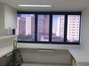 Comercial · 37m² · 1 Vaga · Conjunto comercial à venda a 300 metros do metro Saúde.