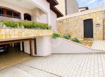 Casa · 310m² · 4 Quartos · 3 Vagas · Casa Térrea à venda 310m² , 4 quartos, 5 banheiros, garagem coberta 3 carros.