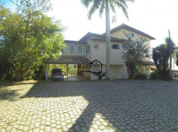 Casa · 280m² · 3 Quartos · 2 Vagas · Excelente casa com 3 suítes no condomínio Ubá VII no Badu/Niterói.