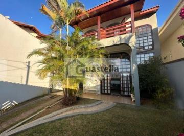 Casa · 172m² · 3 Quartos · 2 Vagas · Casa Sobrado à Venda em Parque dos Pássaros, Extrema | 172m²