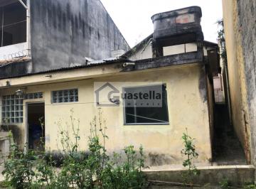 Casa · 111m² · 2 Quartos · 2 Vagas · Casa antiga para reformar com terreno especial. Ótima Localização!