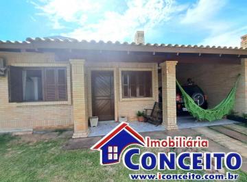 Casa · 112m² · 4 Quartos · 1 Vaga · C72 - Linda residência com piscina localizada em região de moradores