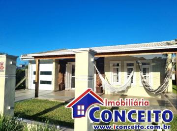 Casa · 205m² · 3 Quartos · 1 Vaga · C1018 - Lindo imóvel localizado em região de moradores no Centro de Imbé