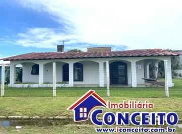 Casa · 284m² · 6 Quartos · 1 Vaga · C288 - Belíssima residência a 50 metros do mar em Santa Terezinha
