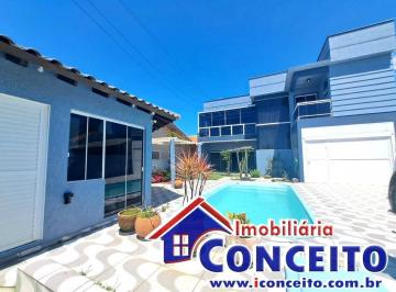Casa · 230m² · 4 Quartos · 1 Vaga · C101 - Belíssimo imóvel com vista para o mar em ótima localização