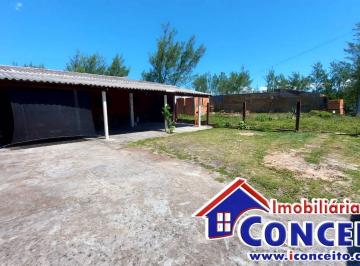Casa en Venda de 3 quartos Imara · C172 - Ótima residência composta de 03 dormitórios a 100 metros do mar