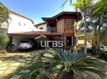 Casa · 243m² · 4 Quartos · 4 Vagas · Sobrado de 243 metros no Portal do Sol I