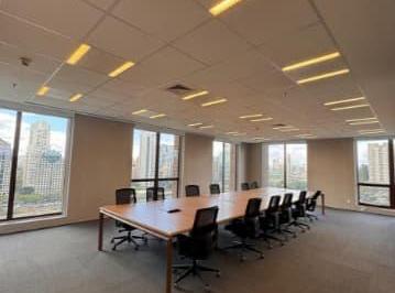 Comercial · 900m² · 26 Vagas · Sala comercial na Avenida Magalhães de Castro, N. 4800 - Conjunto 91 • 900 m²