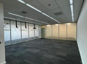 Comercial · 213m² · 6 Vagas · Sala comercial na Avenida Magalhães de Castro, N. 4800 - Conjunto 205 • 213 m²