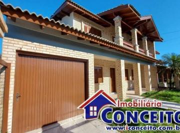 Casa · 350m² · 7 Quartos · 2 Vagas · C162 - Excelente residência a 300 metros do mar no Centro de Imbé/RS