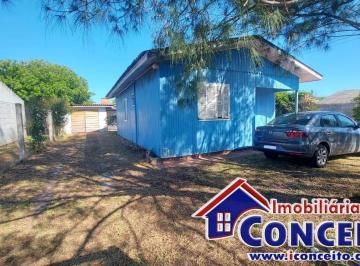Casa · 600m² · 4 Quartos · 1 Vaga · C125 - Residência a 400 metros do mar com 02 terrenos em Marisul