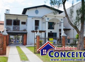 Casa · 360m² · 5 Quartos · 2 Vagas · C1045 - Excelente residência com 5 dormitórios no Centro de Imbé/RS