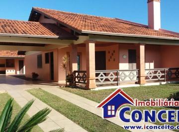 Casa · 178m² · 3 Quartos · 1 Vaga · C1065 - Excelente residência em avenida no Centro de Imbé/RS