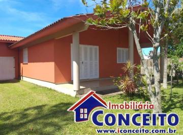 Casa · 155m² · 3 Quartos · 1 Vaga · C764 - Ótima residência a 250 metros do mar no balneário Santa Terezinha