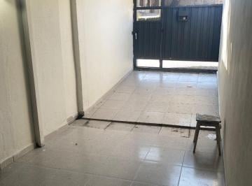 Casa · 70m² · 1 Quarto · 1 Vaga · Casa para alugar em Jardim Tamoio de 70.00m² com 1 Quarto e 1 Garagem