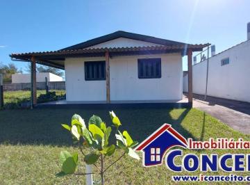 Casa · 200m² · 3 Quartos · 1 Vaga · C22 - Residência com 3 dormitórios a 100 metros do mar em Mariluz