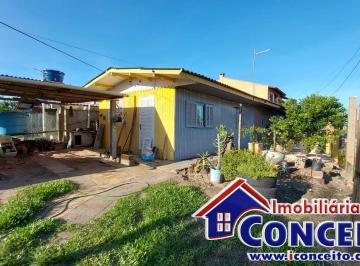 Casa · 94m² · 3 Quartos · 1 Vaga · C19 - Residência de esquina localizada a 150 metros do mar