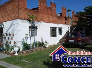 Casa · 140m² · 2 Quartos · 1 Vaga · C27 - Residência localizada em região de moradores no balneário Presidente