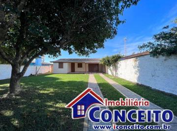 Casa · 70m² · 3 Quartos · 1 Vaga · C173 - Linda residência de madeira localizada no balneário Albatroz
