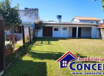 Casa · 159m² · 1 Quarto · 1 Vaga · C190 - Residência localizada a 350 metros do mar no balneário Albatroz